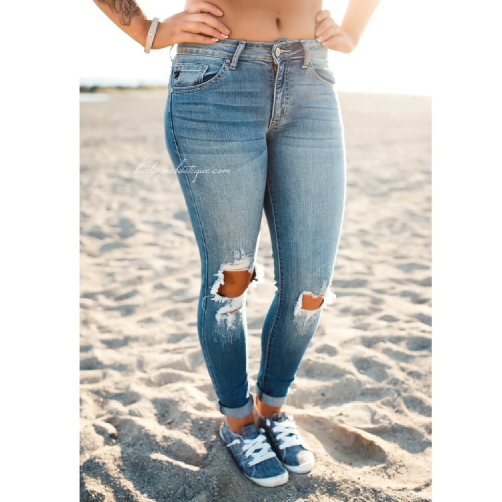 SOLD New KanCan Mid-Rise Skinny Jeans